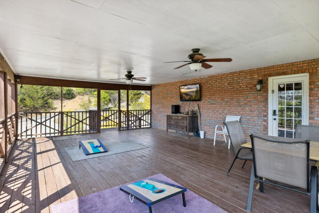 Mid-Century Vintage Brick Ranch Upstairs Guesthouse Sevierville Zewnętrze zdjęcie